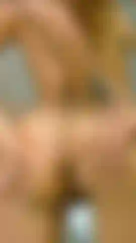 Camera, body and seduction.