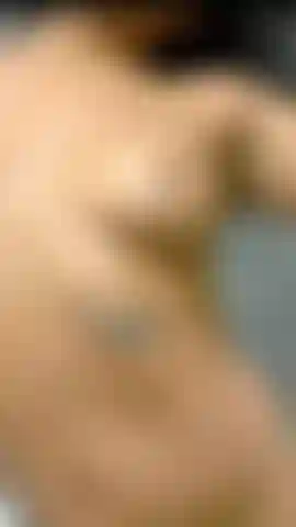 Look at me, touch me, feel...