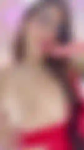 Sucking your big throbbing COCK💦