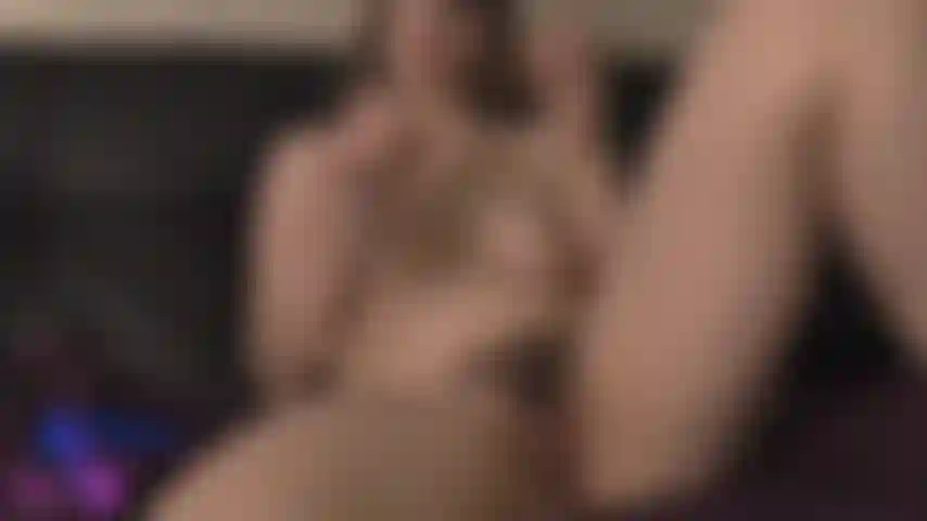 Oiling up my naked body