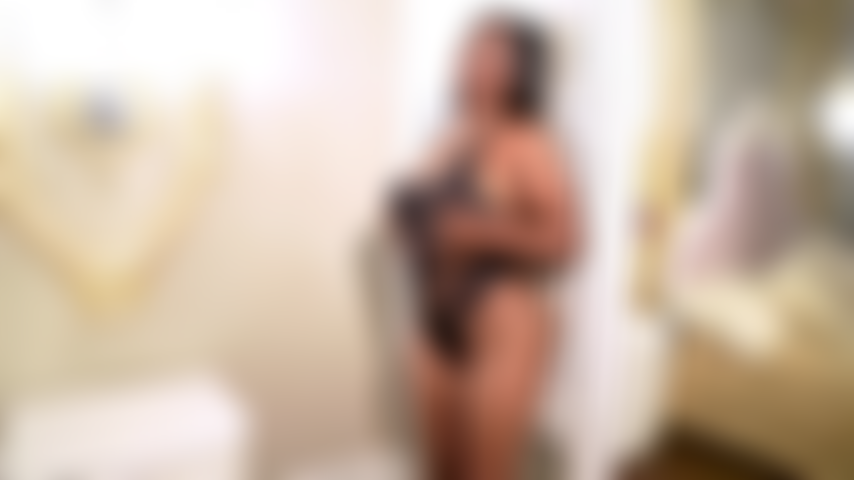 Horny and sexy ebony!