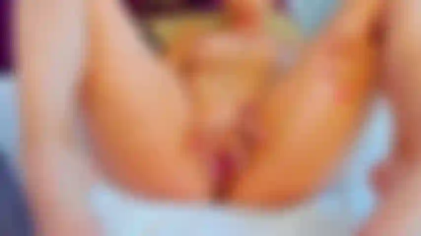 My playful fingers open my pussy with my fingers makes me get very horny come and enjoy this beautiful view, it will always live in your mind .