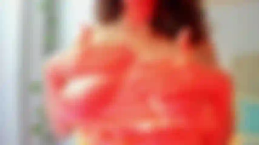 Big tits natural and play pussy.