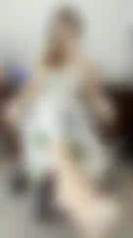 Worship my feet and I might let you see my pussy