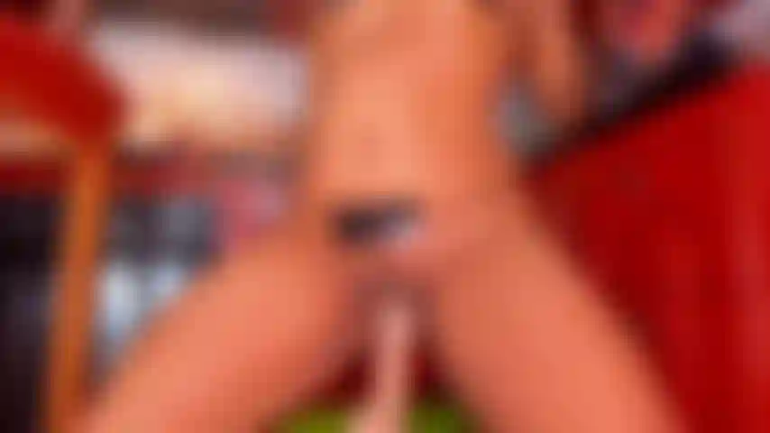 I feel like riding the dildo in the kitchen when I'm alone !!!