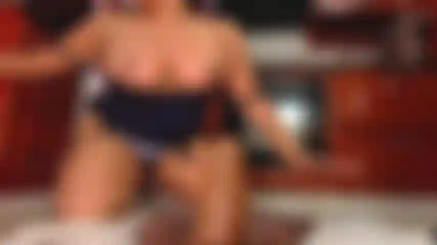 Whipping and bouncing my big bright ass