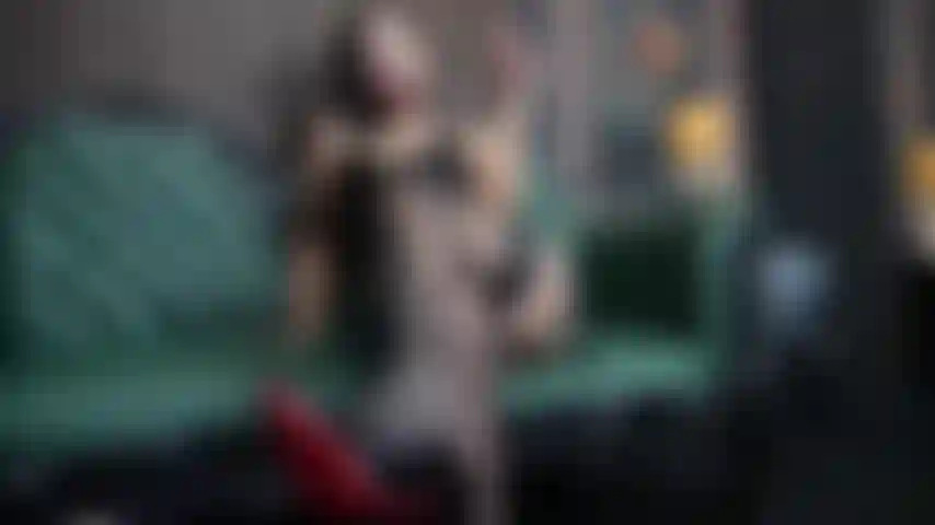 Prepare your holes for me, first on your knees and then bent over