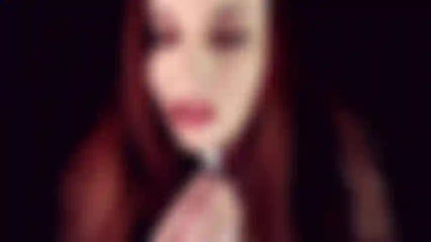 SHINY CAMELTOE WORSHIP - What is it about shiny lips that draw the eye? So come on down came toe lovers. I have something shiny to show you. So tight, so SHINY! You wont be able to look away. Get down there on your knees and worship it.