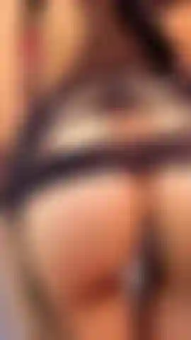 I show you my cute plug in my tight ass