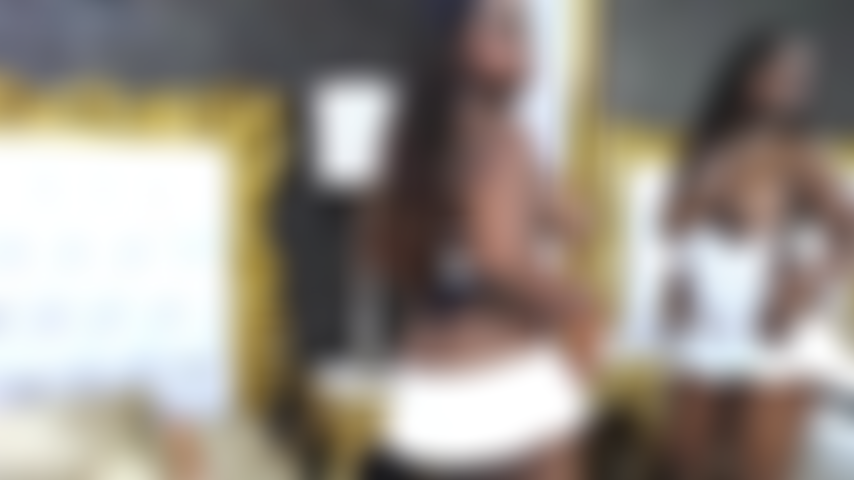 Playing my hot body xoxo amelia.