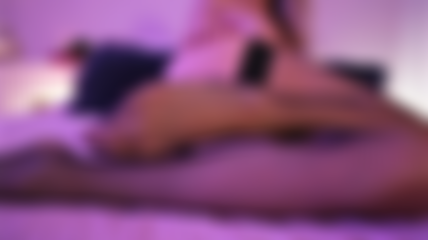 PUSSY SPREAD IN SPLITS