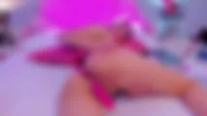 Double stimulation, spanking, moans and vibrations where i like the most.