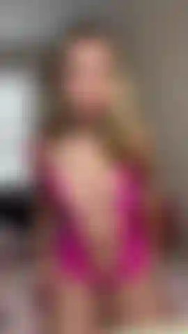 Naked lingerie twerking doggy style and tease