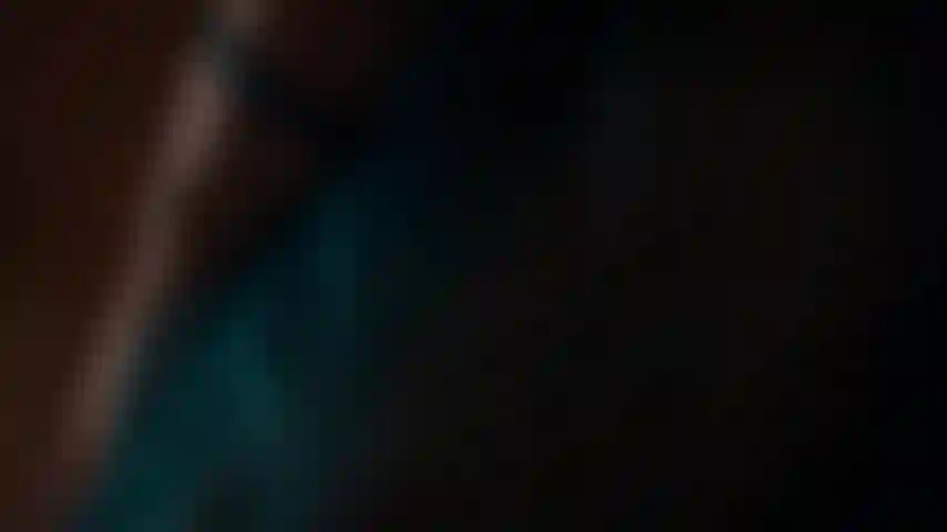 Blue dress, blue eyes.