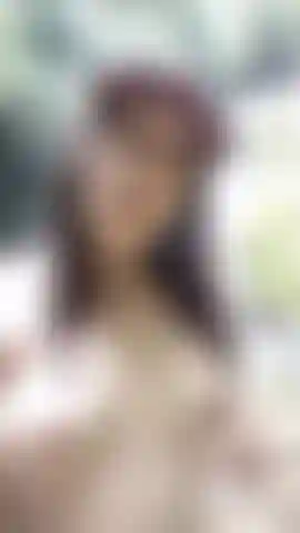 Naked in the middle of the forest (Amateur)