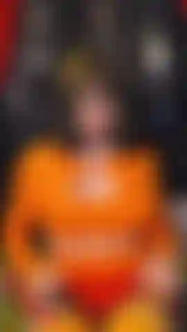 POV: Velma wants you to stroke your cock for her...
Cosplay/POV/Roleplay. Velma is not happy that Fred always wants to go with Daphne. She suggests some mutual play in the back of the mystery machine, under her direction