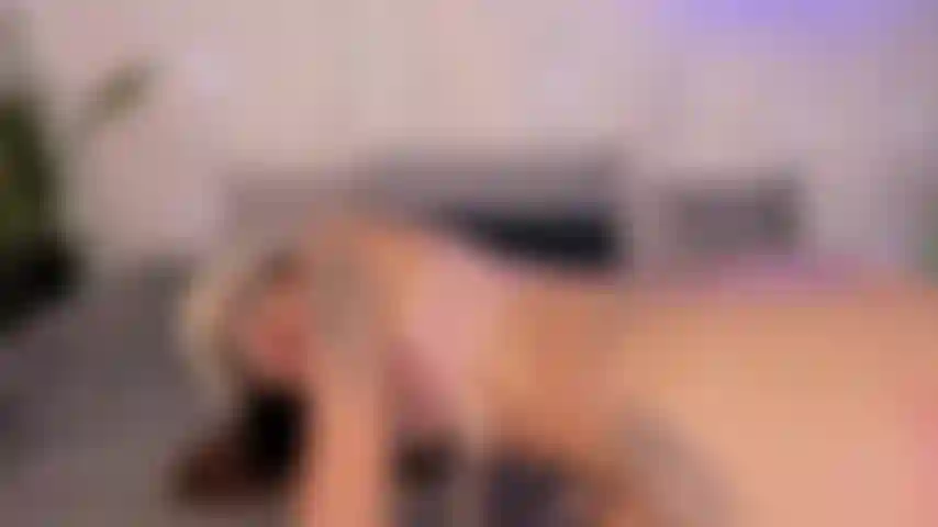 Elastic and hot girl masturbates her tight and wet pussy while no one is home