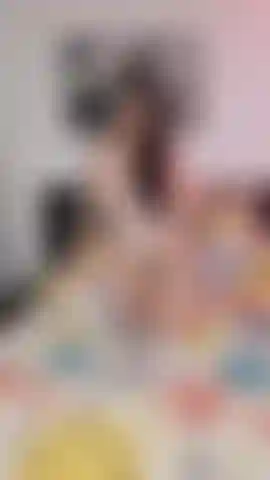 Young girl fucks herself