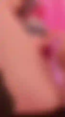 rubbing my pretty pussy