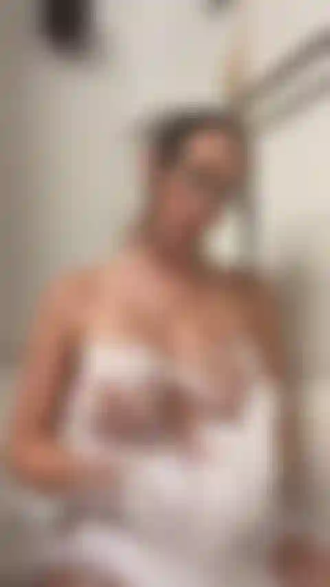 Cum take a bubble bath with me