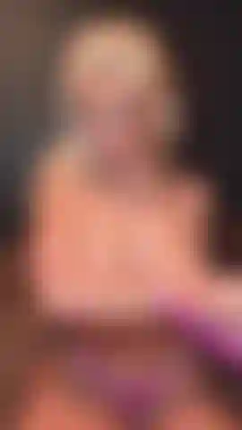 Shaking my ass, ridding dicks and cummimg- Fit Body