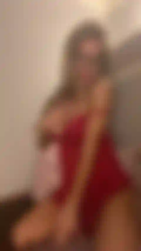 This dildo looks huge in my tight little puss