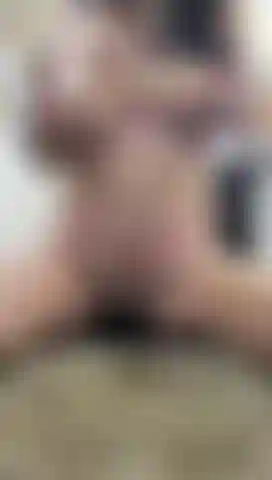 Let yourself be carried away by my movements and caresses to the highest peak of pleasure.