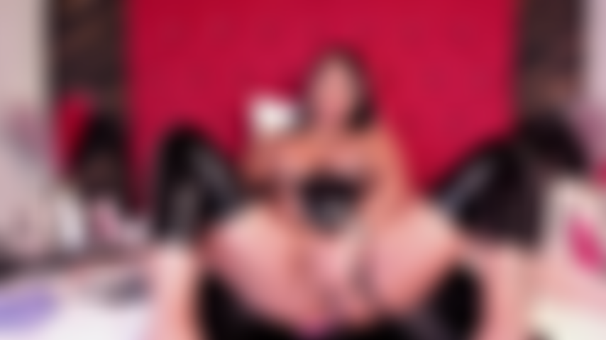 Panty on the side, touch me.