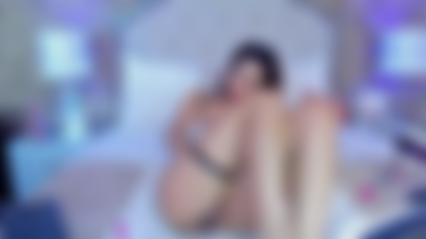 Feel the wetness of my pussy so wet that i don't even need to talk i'm so hot, so open and wet that you won't be able to stop when you have me in front of you.