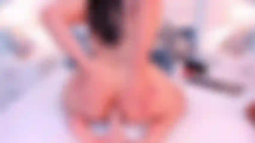 I make my ass suffer with this dildo stuck in my asshole.