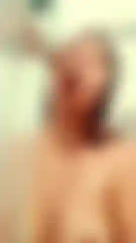 Tu verga en mi boca chiquita