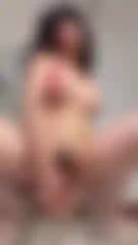 My pussy feels so good... so wet... wanna try it? and yeah ....Fucking is better in heels!