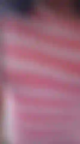 Rebolando sem calcinha na janela