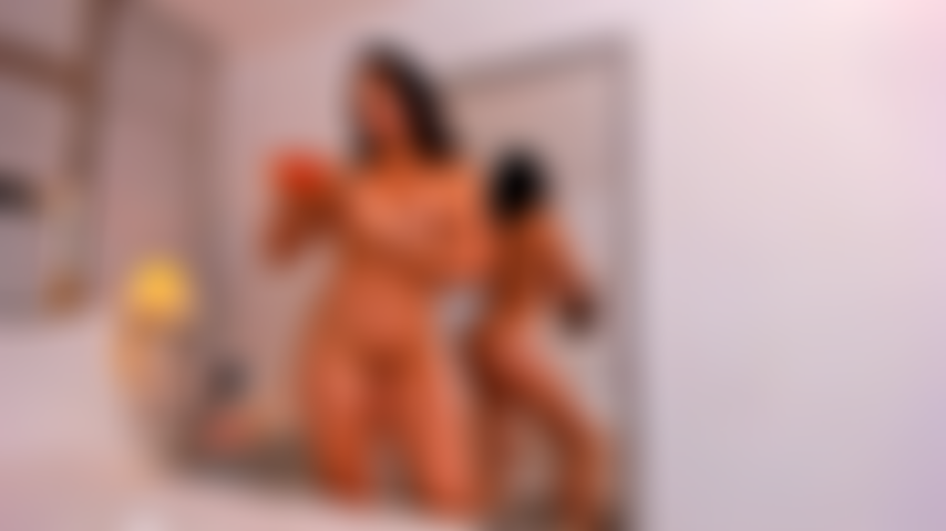 Flex and pose naked oil show!!