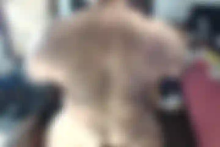 Enjoy BullMuscleJoe's back side and he juggles his muscle bear hairy body for your pleasures!