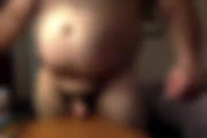 See BullMuscleJoe edge himself at his desk at home!