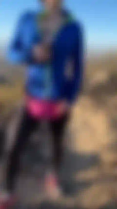 I love flashing my titties outside