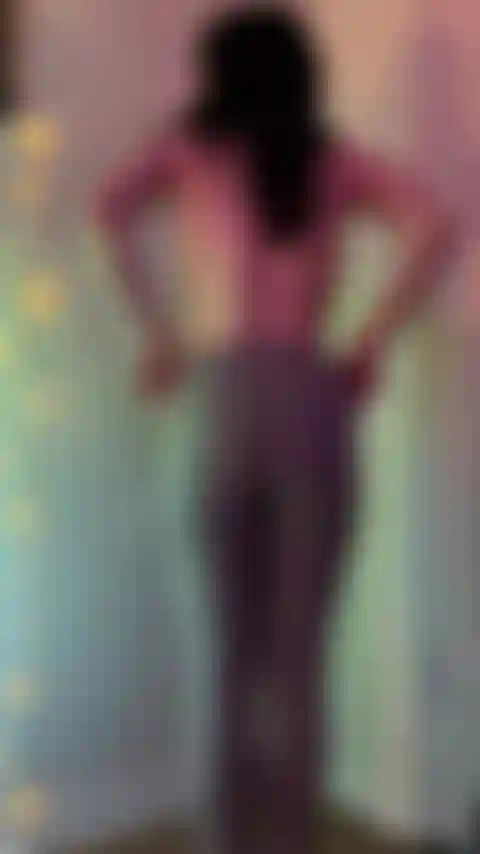 Ass shaking and clapping