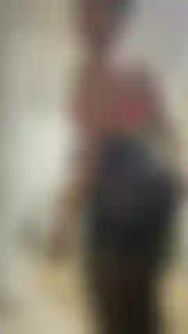 Latex bra and leopard pantyhose on big ass