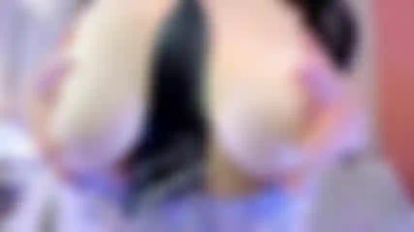 My boss invites me on a very hot trip.