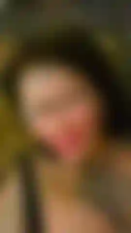 Sexy talk red lipstick glasses tits out