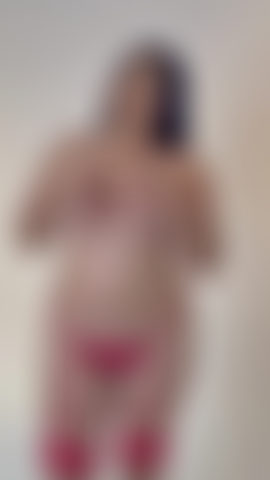 My body moves slow, naked and hot... Every step i