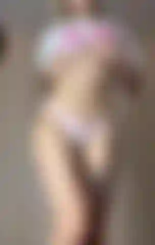 A little striptease