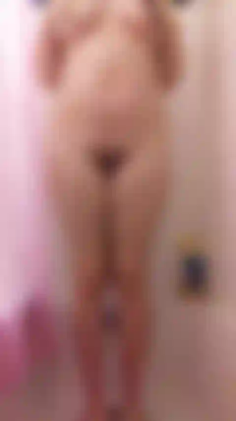 Shower show and pussy play!