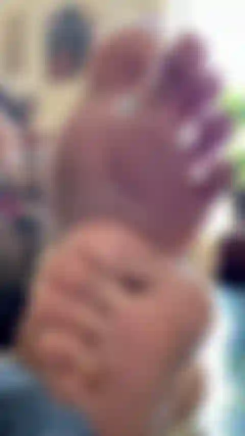 soles show while i relax in the sun