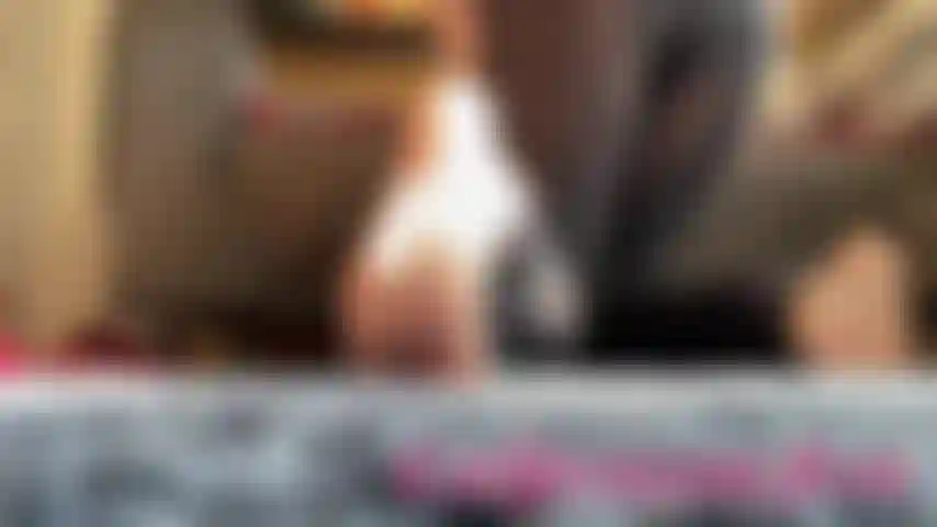 Reading while i ignore you, soles show