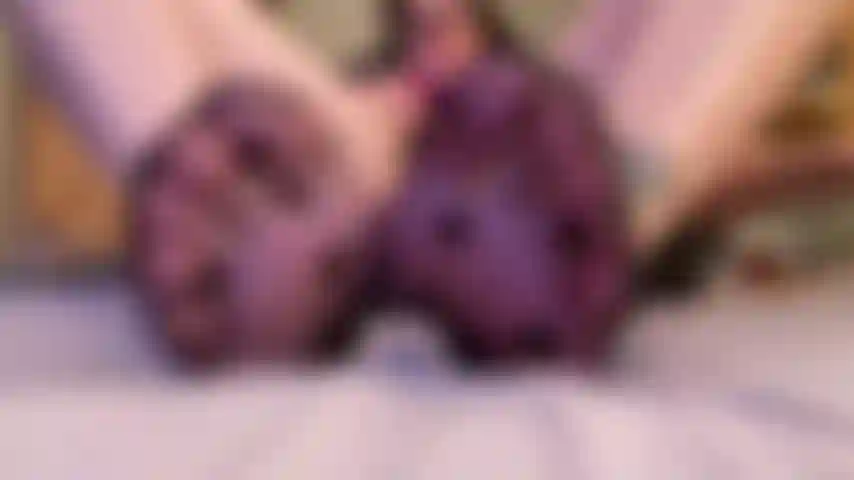 Watch my face & feet as i quickie cum between streams, screamy orgasm, hairy pussy, vibe in