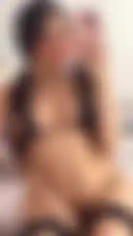 Teasing you with this little bikini 🙈