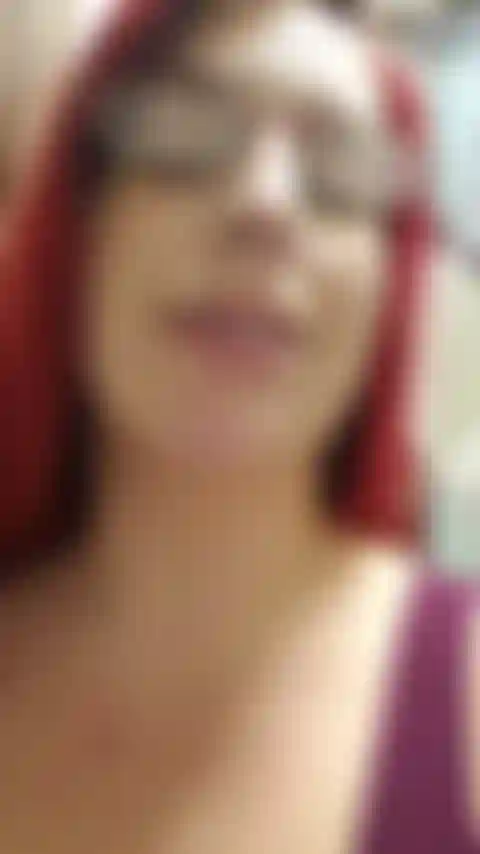 Showing off my THIRD trimester belly. Squeezing/rubbing/jiggling/patting/etc and talking all about how big my belly is while I show it in different angles then ask you to cum on it for me! AUDIO!