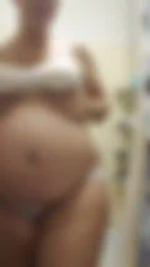 32 weeks pregnant  taking a nice hot shower and using my good ole trusty friend the showerhead to pulse my clit into a nice big orgasm!:)  AUDIO!